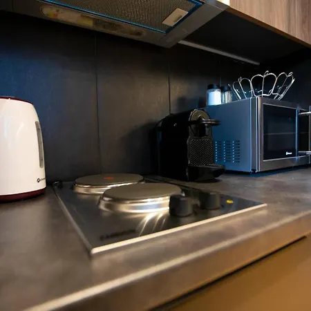 Toni's 2bd In Charming Historical Centre Athens